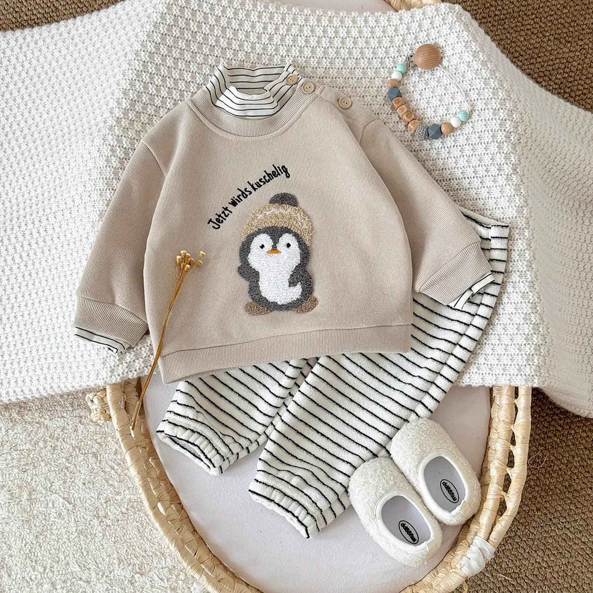 סט קפוצ'ון ומכנסיים דגם פיגווין